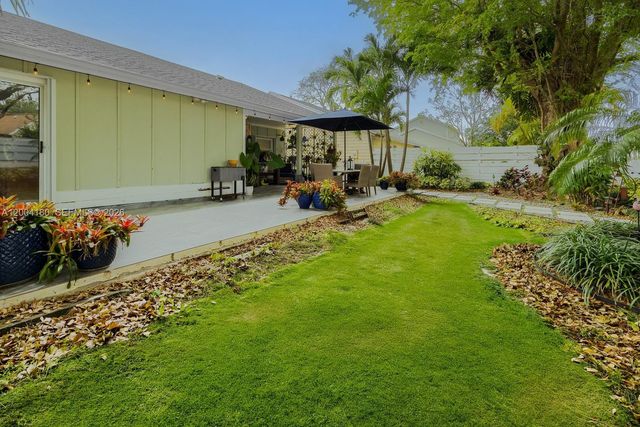 14812 SW 140th Pl, Miami, FL 33186