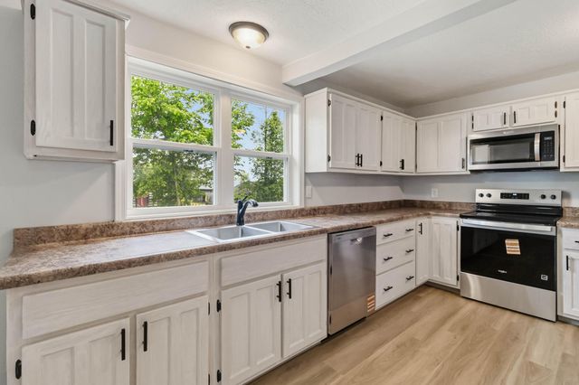 3135 Kentucky 1781, Waynesburg, KY 40489