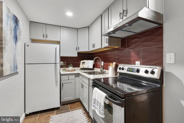 14908 VILLAGE GATE DR, Silver Spring, MD 20906