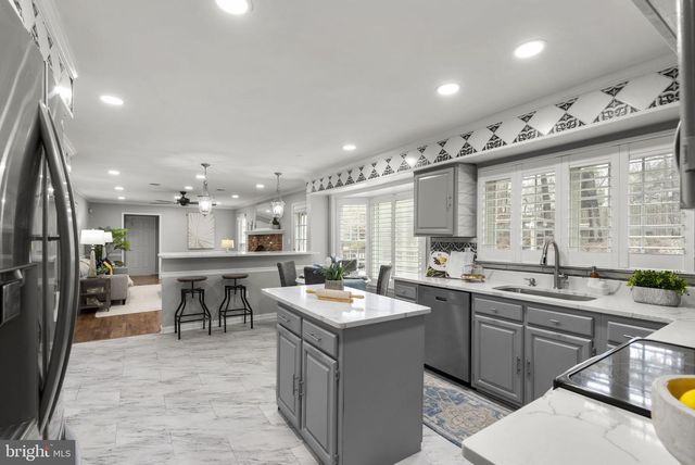 14908 VILLAGE GATE DR, Silver Spring, MD 20906