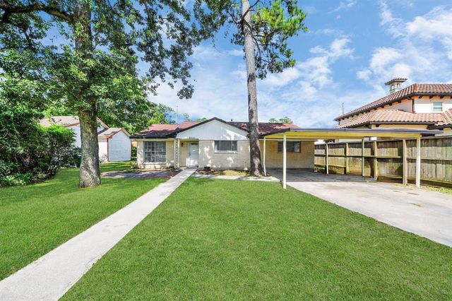9250 Wiloak Street, Houston, TX 77028