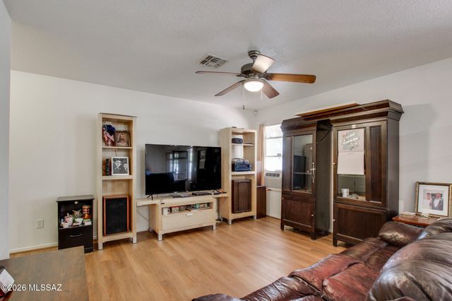 3715 W Nevil Court, Tucson, AZ 85746