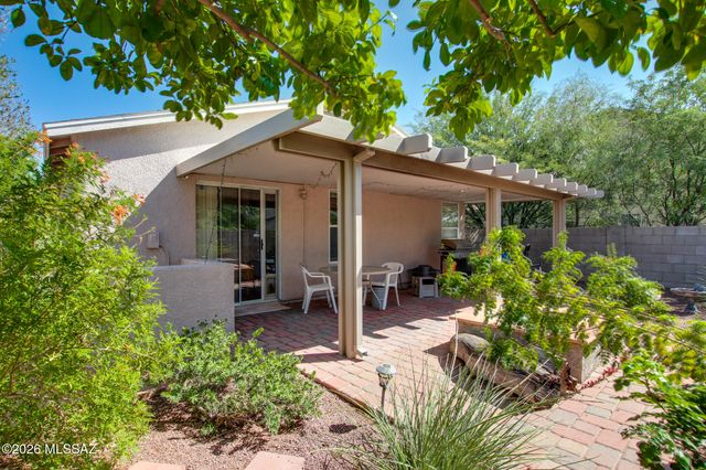 3715 W Nevil Court, Tucson, AZ 85746