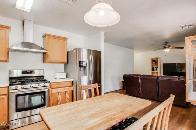 3715 W Nevil Court, Tucson, AZ 85746