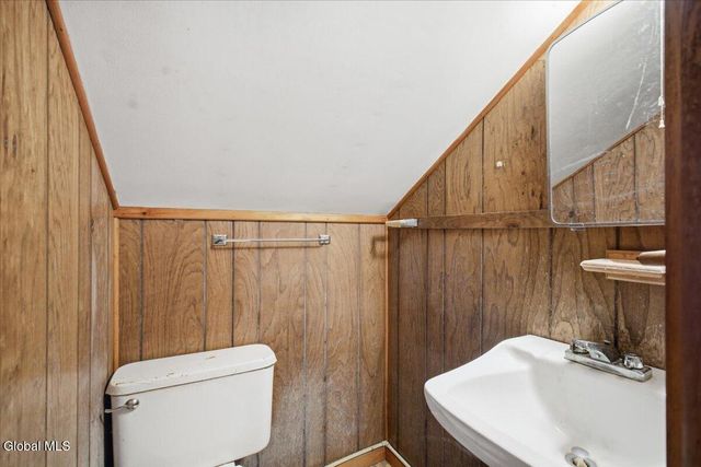 17 Green Barn Road, Hudson Falls, NY 12839