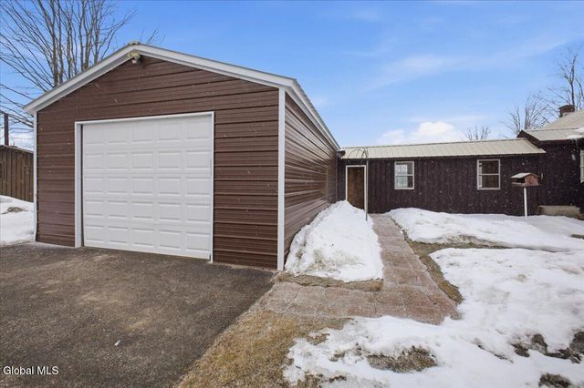 17 Green Barn Road, Hudson Falls, NY 12839