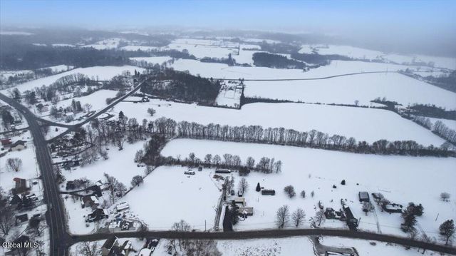 17 Green Barn Road, Hudson Falls, NY 12839