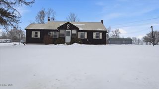 17 Green Barn Road, Hudson Falls, NY 12839