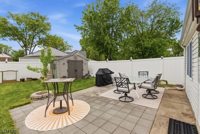 2339 Knapp Dr, Rahway City, NJ 07065