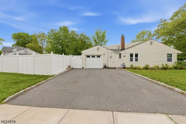 2339 Knapp Dr, Rahway City, NJ 07065
