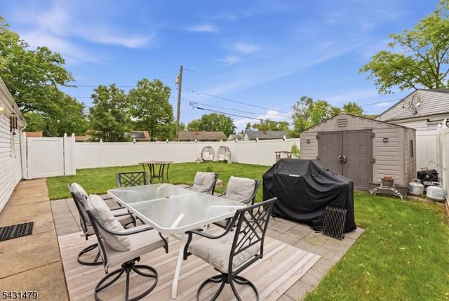 2339 Knapp Dr, Rahway City, NJ 07065