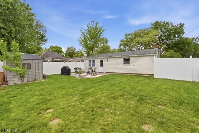 2339 Knapp Dr, Rahway City, NJ 07065