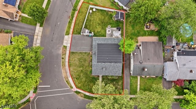 2339 Knapp Dr, Rahway City, NJ 07065