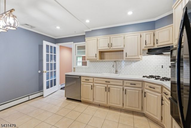 2339 Knapp Dr, Rahway City, NJ 07065