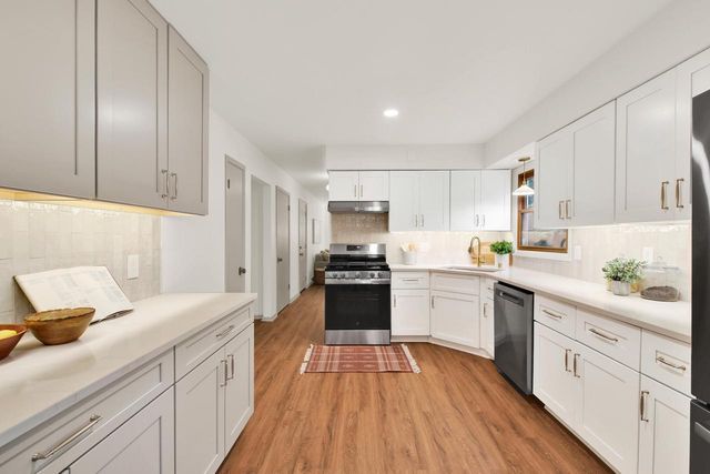 8001 W Bottsford AVENUE, Greenfield, WI 53220