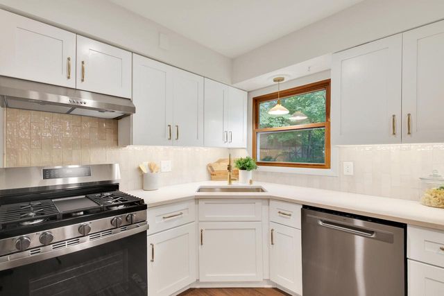 8001 W Bottsford AVENUE, Greenfield, WI 53220