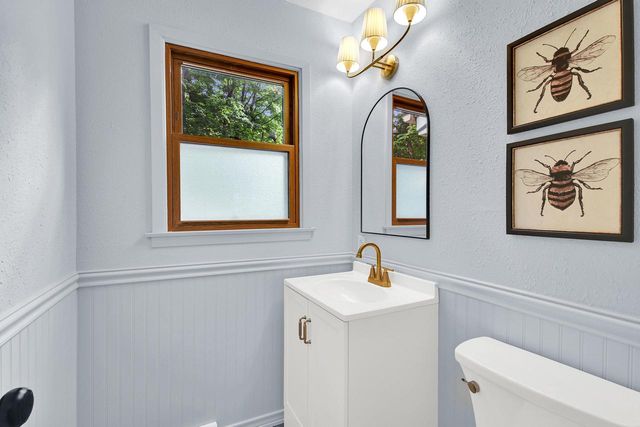 8001 W Bottsford AVENUE, Greenfield, WI 53220