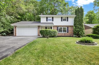 8001 W Bottsford AVENUE, Greenfield, WI 53220
