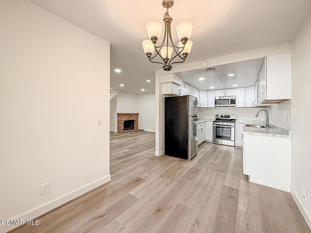 1752 E Avenida De Las Flores, Thousand Oaks, CA 91362