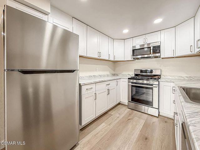 1752 E Avenida De Las Flores, Thousand Oaks, CA 91362