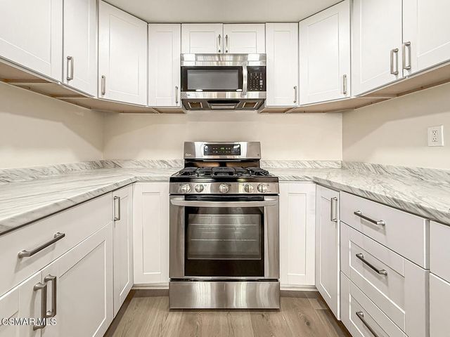 1752 E Avenida De Las Flores, Thousand Oaks, CA 91362