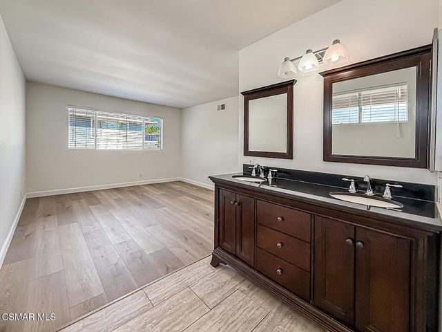 1752 E Avenida De Las Flores, Thousand Oaks, CA 91362