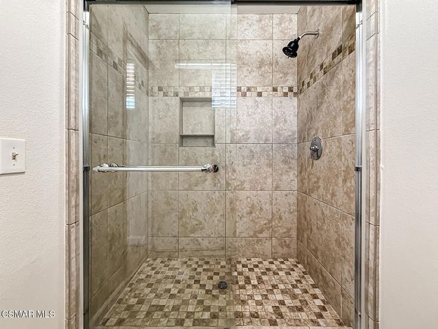 1752 E Avenida De Las Flores, Thousand Oaks, CA 91362