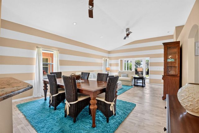 8021 Via Hacienda, Riviera Beach, FL 33418