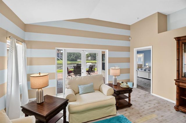 8021 Via Hacienda, Riviera Beach, FL 33418