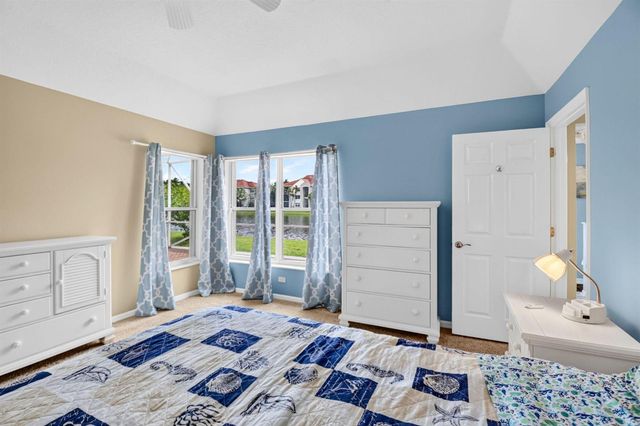 8021 Via Hacienda, Riviera Beach, FL 33418