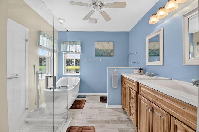 8021 Via Hacienda, Riviera Beach, FL 33418