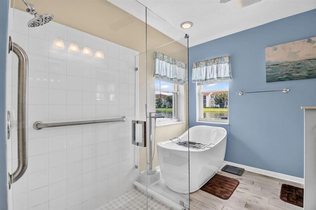 8021 Via Hacienda, Riviera Beach, FL 33418