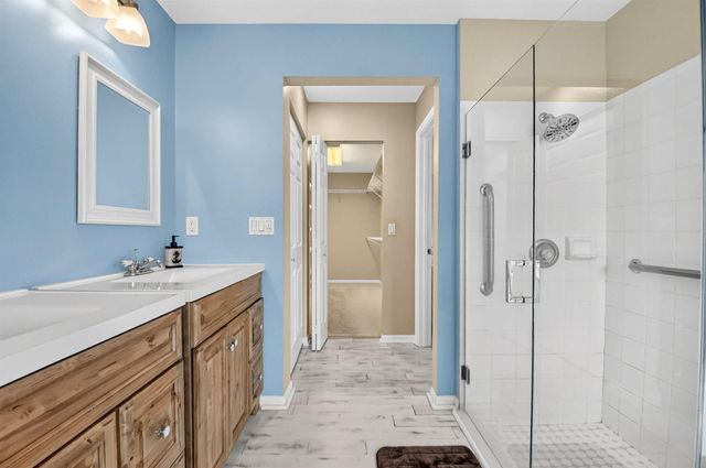 8021 Via Hacienda, Riviera Beach, FL 33418