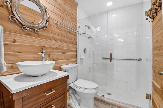 8021 Via Hacienda, Riviera Beach, FL 33418