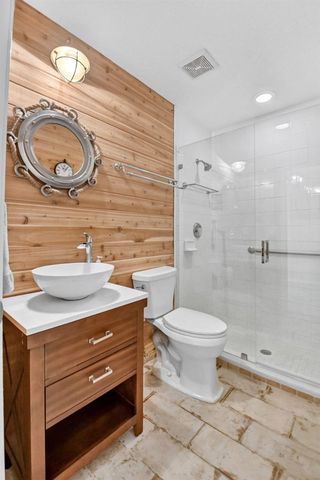 8021 Via Hacienda, Riviera Beach, FL 33418