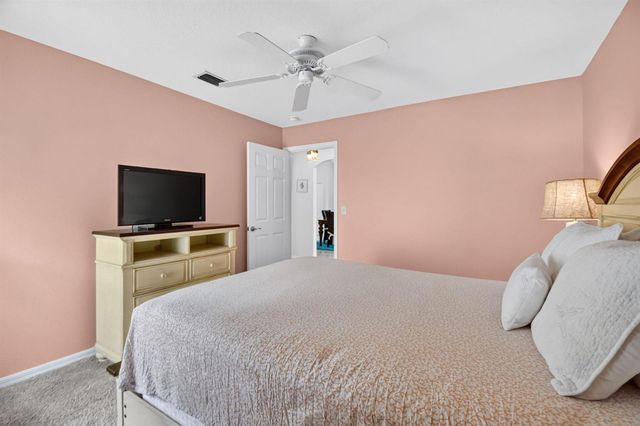 8021 Via Hacienda, Riviera Beach, FL 33418