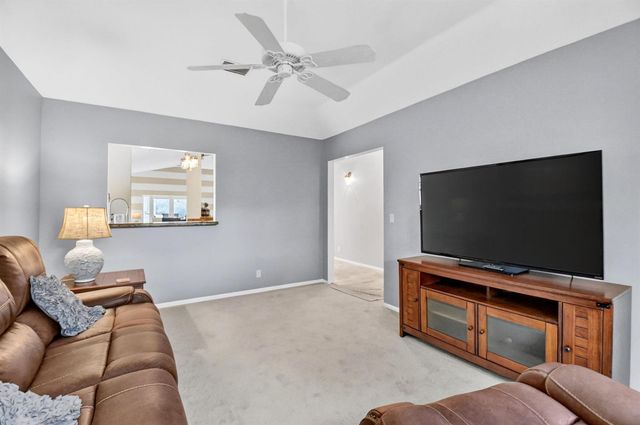 8021 Via Hacienda, Riviera Beach, FL 33418