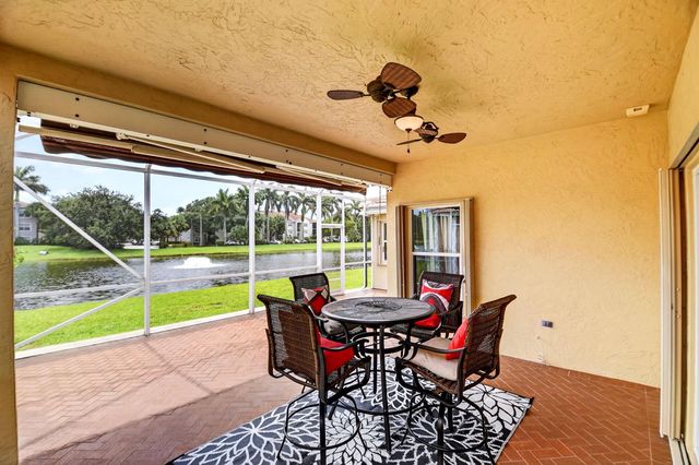 8021 Via Hacienda, Riviera Beach, FL 33418