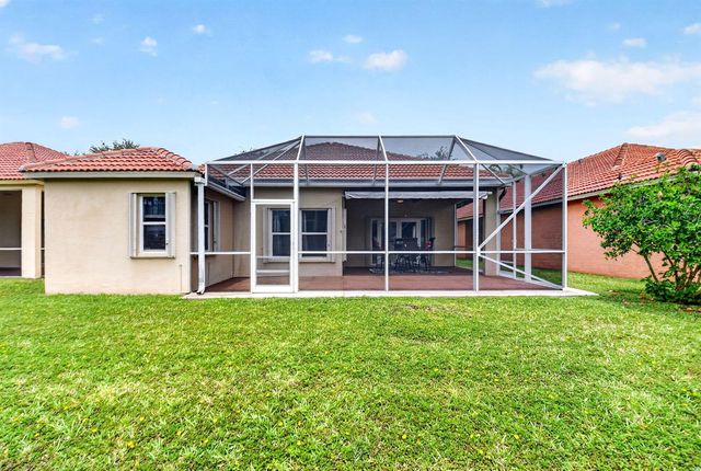 8021 Via Hacienda, Riviera Beach, FL 33418