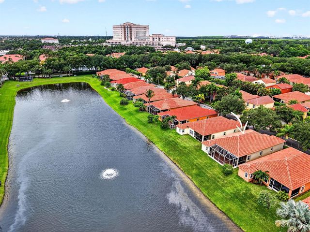 8021 Via Hacienda, Riviera Beach, FL 33418