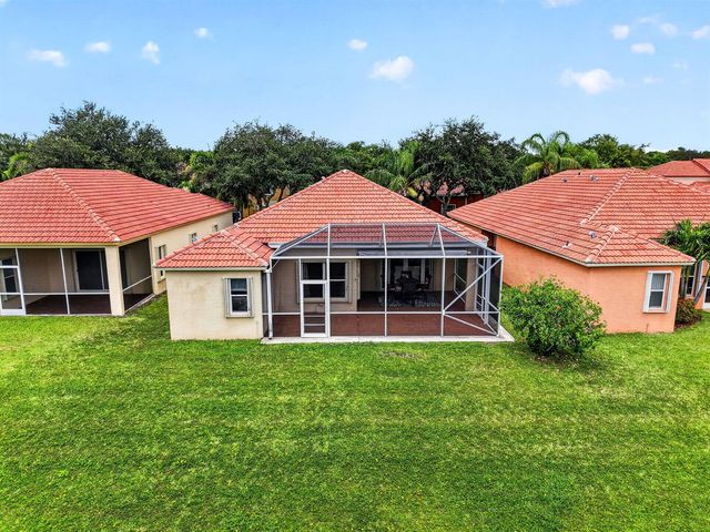 8021 Via Hacienda, Riviera Beach, FL 33418