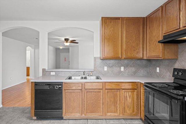 610 Sherry DR, Leander, TX 78641