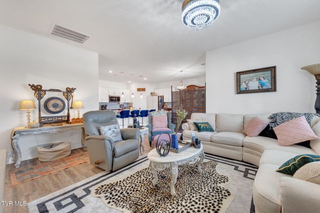 1702 Fox Meadows Circle, Bluff City, TN 37618