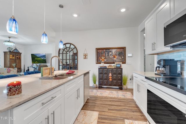 1702 Fox Meadows Circle, Bluff City, TN 37618