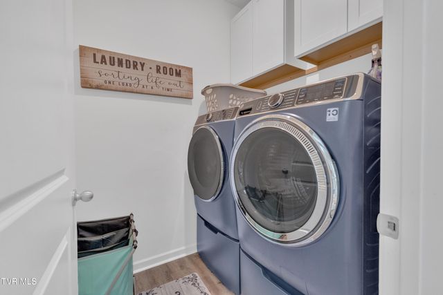 1702 Fox Meadows Circle, Bluff City, TN 37618