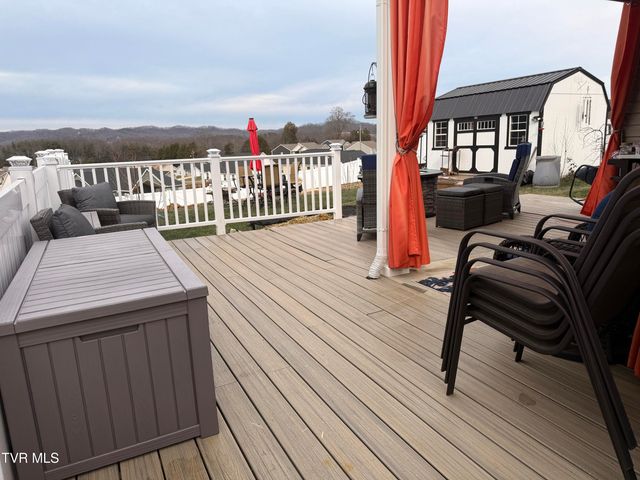 1702 Fox Meadows Circle, Bluff City, TN 37618