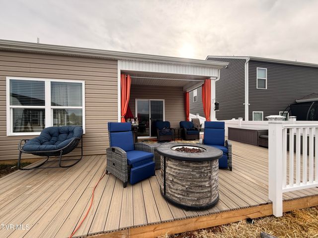 1702 Fox Meadows Circle, Bluff City, TN 37618