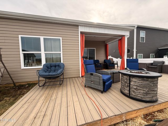 1702 Fox Meadows Circle, Bluff City, TN 37618