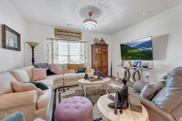 1702 Fox Meadows Circle, Bluff City, TN 37618