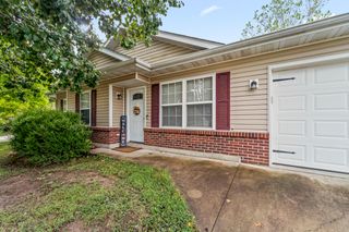 240 E TULLY CT, Columbia, MO 65202